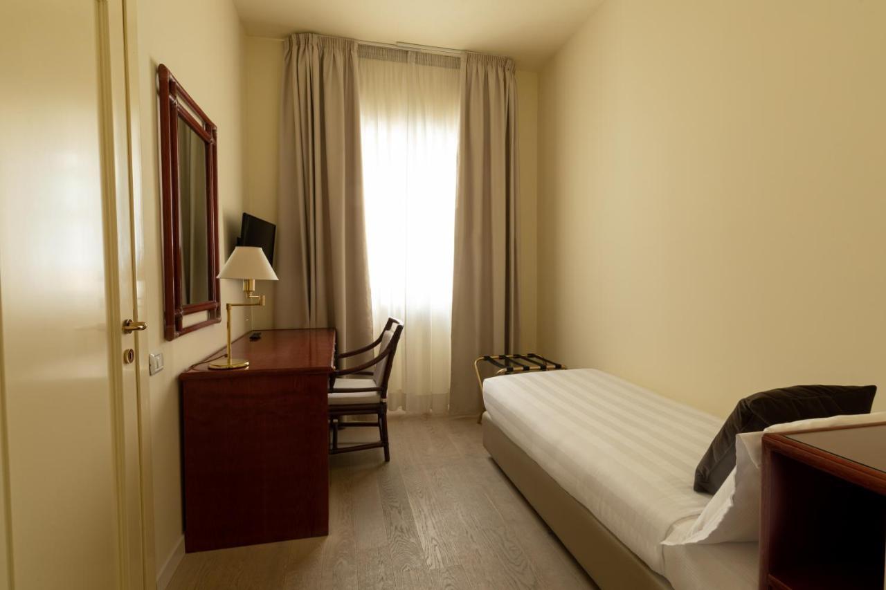 Hotel Enzo Порто-Реканаті Екстер'єр фото