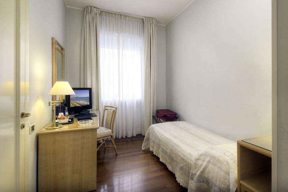 Hotel Enzo Порто-Реканаті Екстер'єр фото